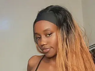 Live Sex Cam with Naughtyellah - Streamate