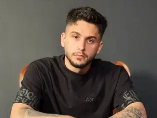 Live Sex with TroyWade - Streamate