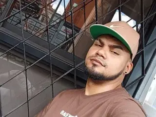 Live Porn with DERECK_BUZ - Streamate