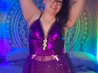 Nude Webcam with CuddlyLittleDemon - Streamate