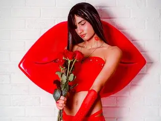 Adult Webcam with zuri_lux - Streamate