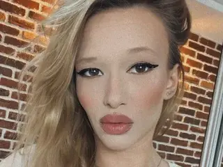 Adult Video Chat with AnyaGlow - Streamate