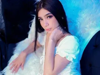 Nude Webcam with HollyLincon - Streamate