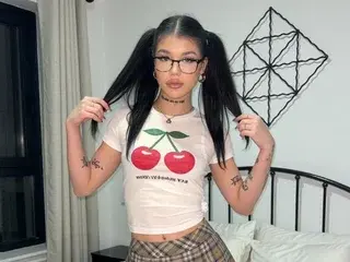 Live Sex Cam with YasminStorm - Streamate