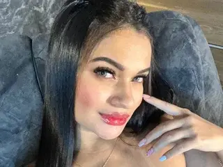Sex Cam with BratzLuxy - Streamate