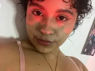 Free Porn Cam with curly_cute021 - Streamate
