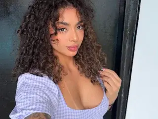 Free Porn Cam with sofiasantana66 - Streamate