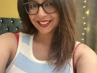 Best live sex cam show with Zarah_Housewife - Streamate