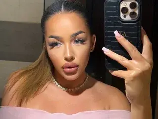 Sex Chat with LisaLorenz - Streamate