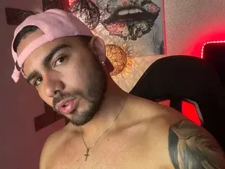 Adult Webcam with hairyboyx - Streamate