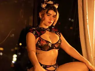 Adult Video Chat with MaraMaison - Streamate