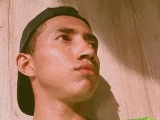 Adult Webcam with DanteBrow - Streamate