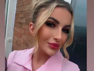 Nude Webcam with LolaxxxUK - Streamate