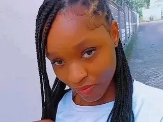 Adult Webcam with Sleek_petite - Streamate