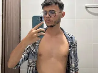 Best live sex cam show with ALHAN_SILVER - Streamate