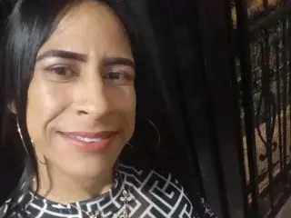 Best Webcam with NAHOMY_SWEETT19 - Streamate