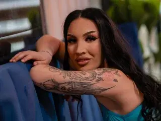 Adult Video Chat with KyraReign - Streamate