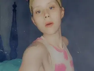 Nude Webcam with BreezyBree95 - Streamate