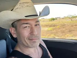 Live Sex Cam with CountryJoe - Streamate