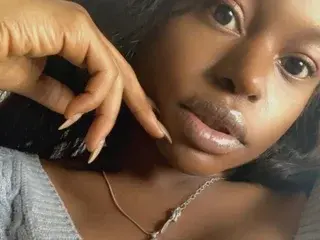 Nude Webcam with LexiLong111 - Streamate