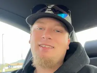 Live Sex with Mattysfunroom - Streamate