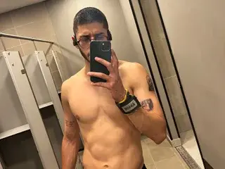 Free Live Porn with E_leon22 - Streamate
