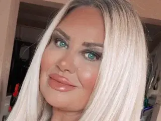 Best live sex cam show with MollyMilfXOXO - Streamate