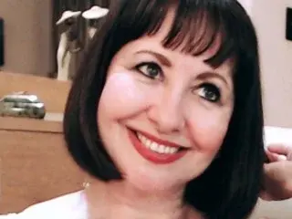 Adult Webcam with SaucyMilfSophia - Streamate