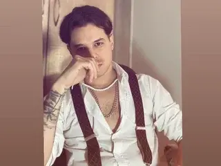 Nude Webcam with leonaloconer - Streamate