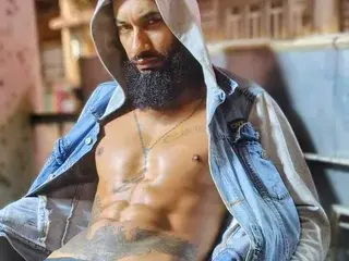 Adult Webcams with Damian_Shakur - Streamate
