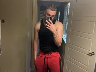 Live Sex Cam with Ihaveabwc - Streamate