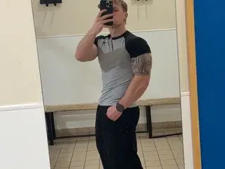 Sex Chat with Athleticman56 - Streamate