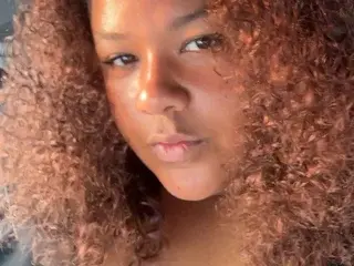 Best Webcam with CurvySiennaxx - Streamate