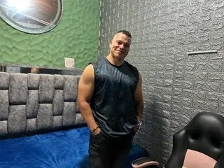 Live Sex with TyleerScott - Streamate