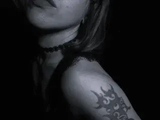 Free Porn Cam with MartaShadow - Streamate