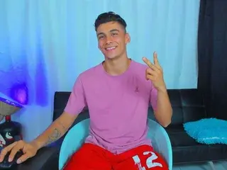 Live Sex with max_wild18 - Streamate