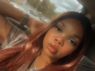Live Sex Cam with LunaNova444 - Streamate
