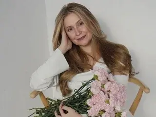 Sex Cam with koroleva70 - Streamate