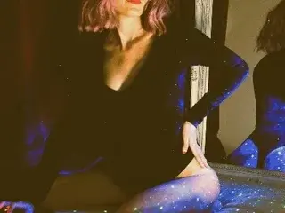 Nude Webcam with Jessiforyou - Streamate