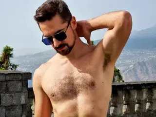 Live Sex Cam with AntonioWest - Streamate