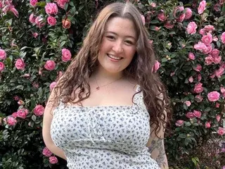 Nude Webcam with EmberlyAdams - Streamate