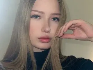 Live Porn with SummerScarlet - Streamate