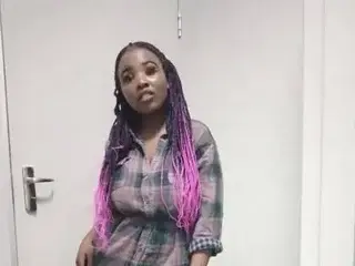 Nude Webcam with Misscuteface - Streamate