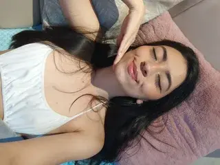 Live Sex Cam with CanelleGarces - Streamate