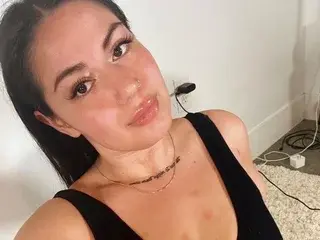 Free Porn Cam with AnnaGloss - Streamate