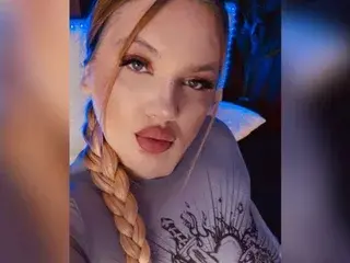 Private Sex Chat with MelanieBrownn - Streamate