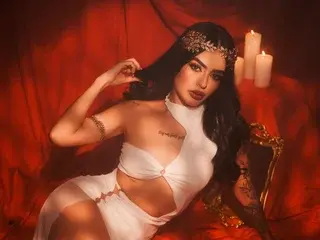 Adult Webcam with kendallSiilver - Streamate