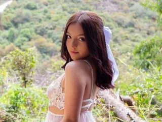 Live Sex Cam with IvonniLoweyn - Streamate