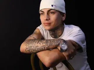 Best live sex cam show with AdamsWalker - Streamate