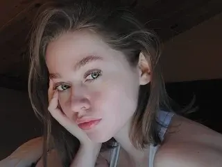 Porn chat with AidaPerry from streamate on pornchatting.com